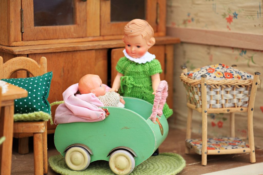 dolls houses, doll's house, old